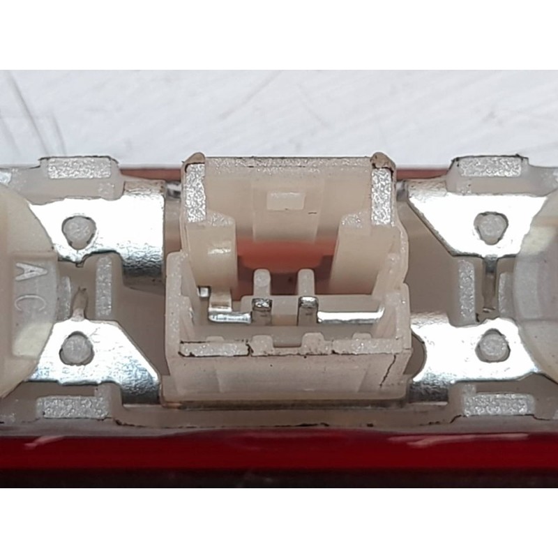 Recambio de luz central de freno para citroën c3 feel referencia OEM IAM 9812257880 2