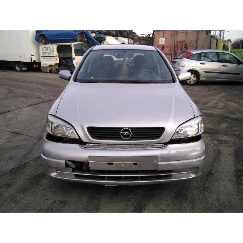 opel astra g berlina del año 2001
