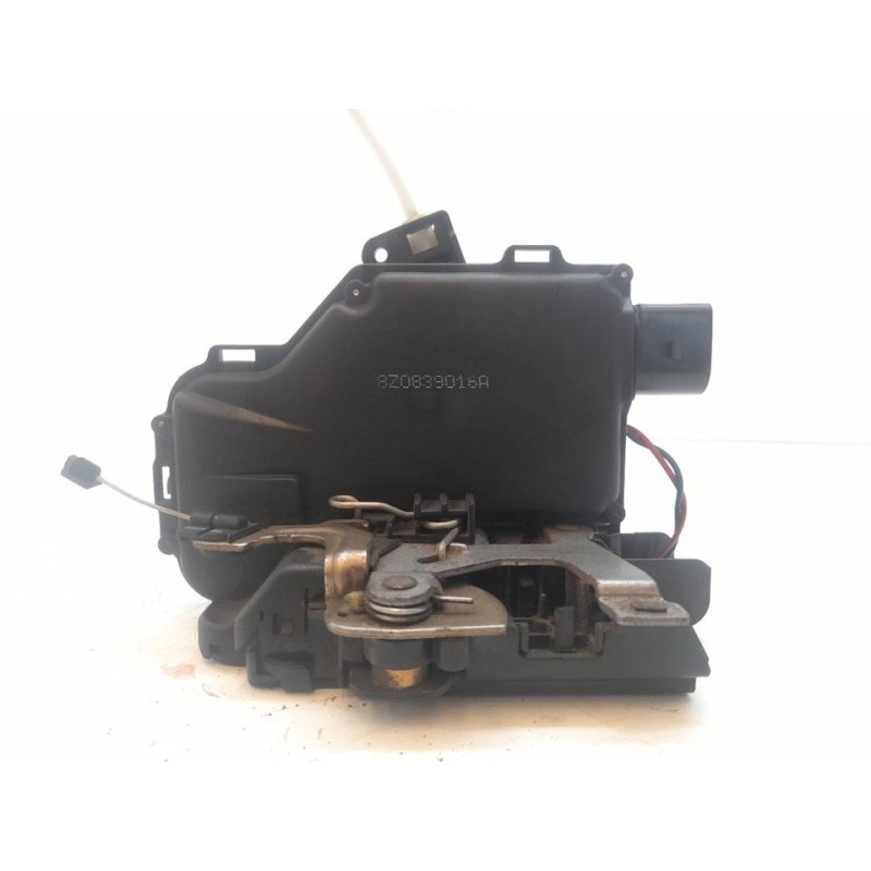 Recambio de cerradura puerta trasera derecha para audi a2 (8z) 1.4 referencia OEM IAM 8Z0839016A  