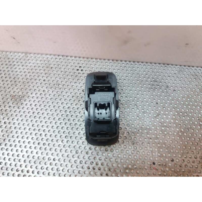 Recambio de mando elevalunas trasero izquierdo para toyota corolla verso (r1) 2.2 d-4d sol referencia OEM IAM 2