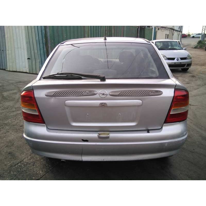 opel astra g berlina del año 2001