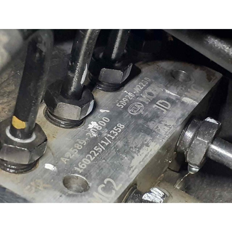 Recambio de abs para kia cee'd business referencia OEM IAM 58920A2230 - Blanco 2
