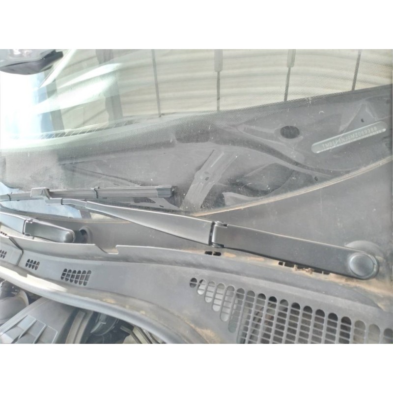 Recambio de brazo limpia delantero izquierdo para skoda fabia ambition plus referencia OEM IAM   