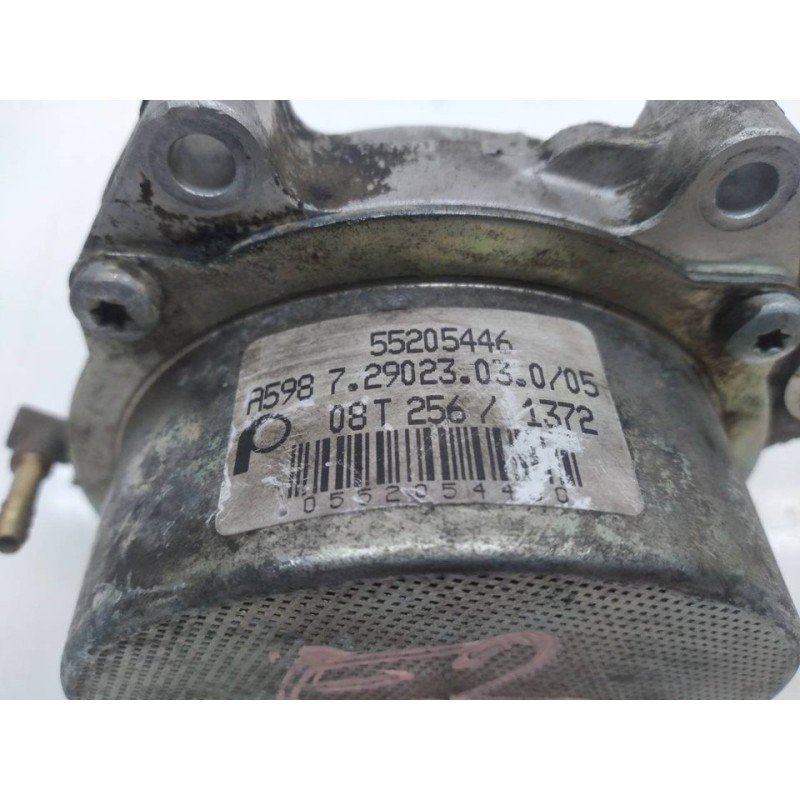 Recambio de depresor freno / bomba vacio para opel astra j lim. sport referencia OEM IAM 55205446 - Rojo 2