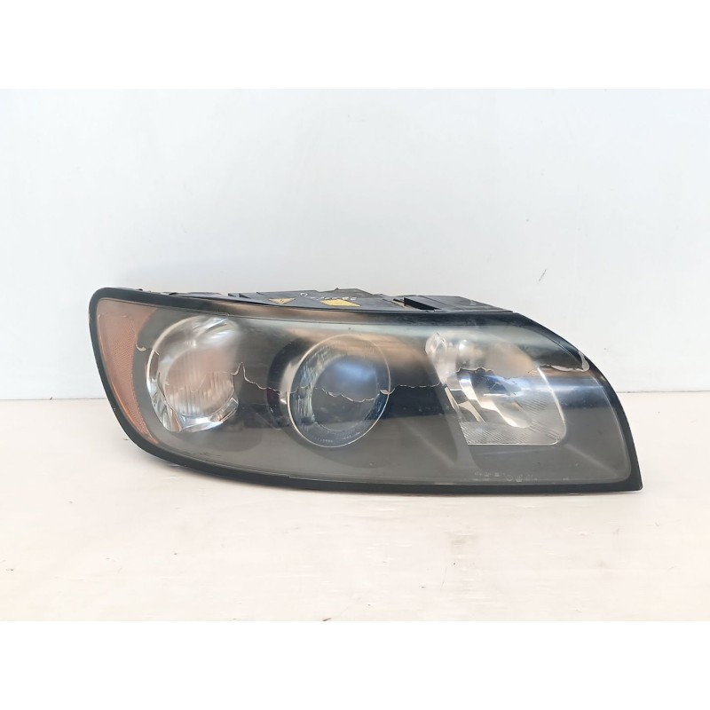 Recambio de faro derecho para volvo s40 berlina d5 kinetic referencia OEM IAM 30698878 0301198272 