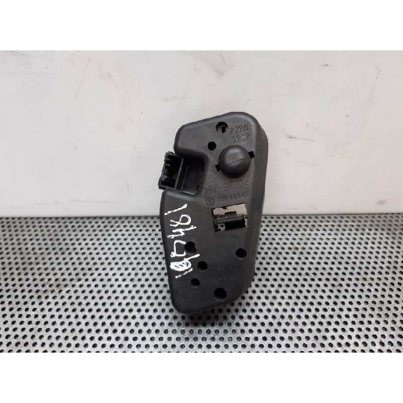 Recambio de portalamparas para bmw serie 3 berlina (e46) 318i referencia OEM IAM 2