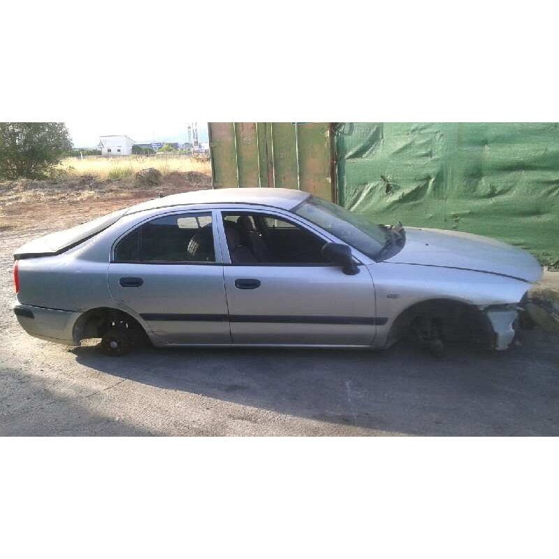 mitsubishi carisma berlina 4 (da0) del año 1999