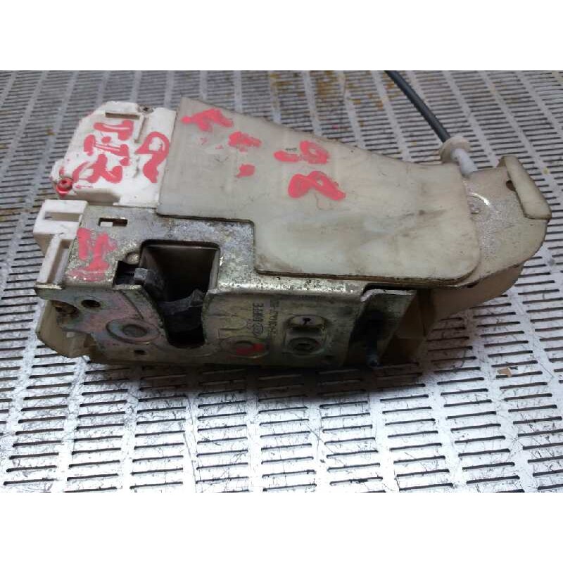 Recambio de cerradura puerta trasera izquierda para ford fiesta berlina referencia OEM IAM  102953 