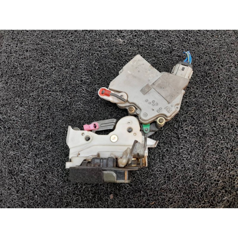 Recambio de cerradura puerta trasera derecha para nissan patrol gr (y61) gr s referencia OEM IAM - Azul 3