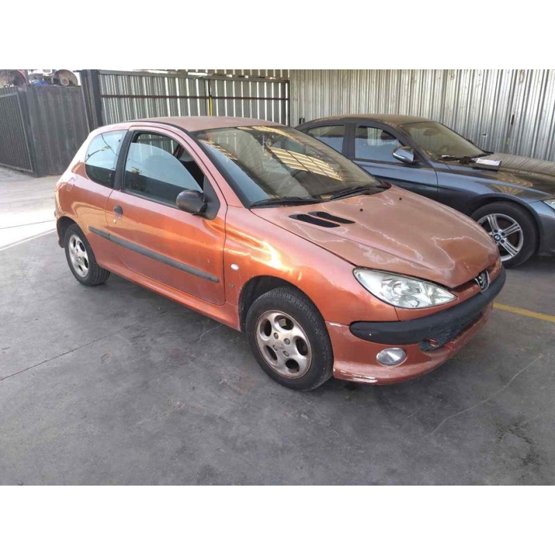 peugeot 206 berlina del año 2001