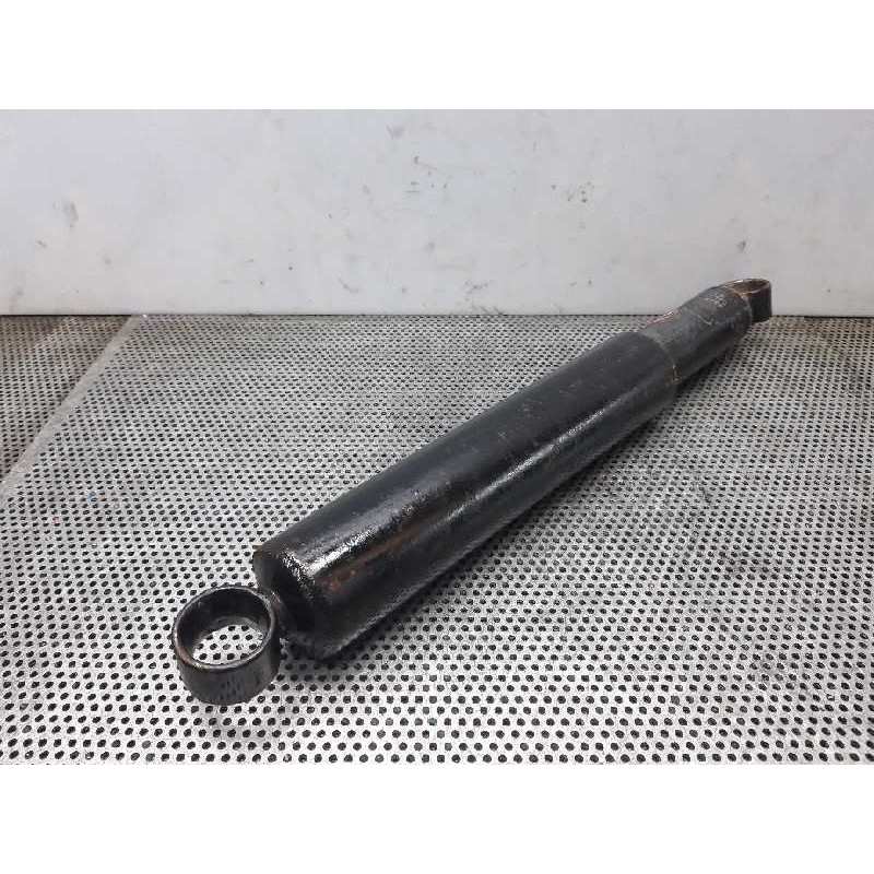 Recambio de amortiguador trasero izquierdo para nissan terrano/terrano.ii (r20) 2.7 turbodiesel referencia OEM IAM 2