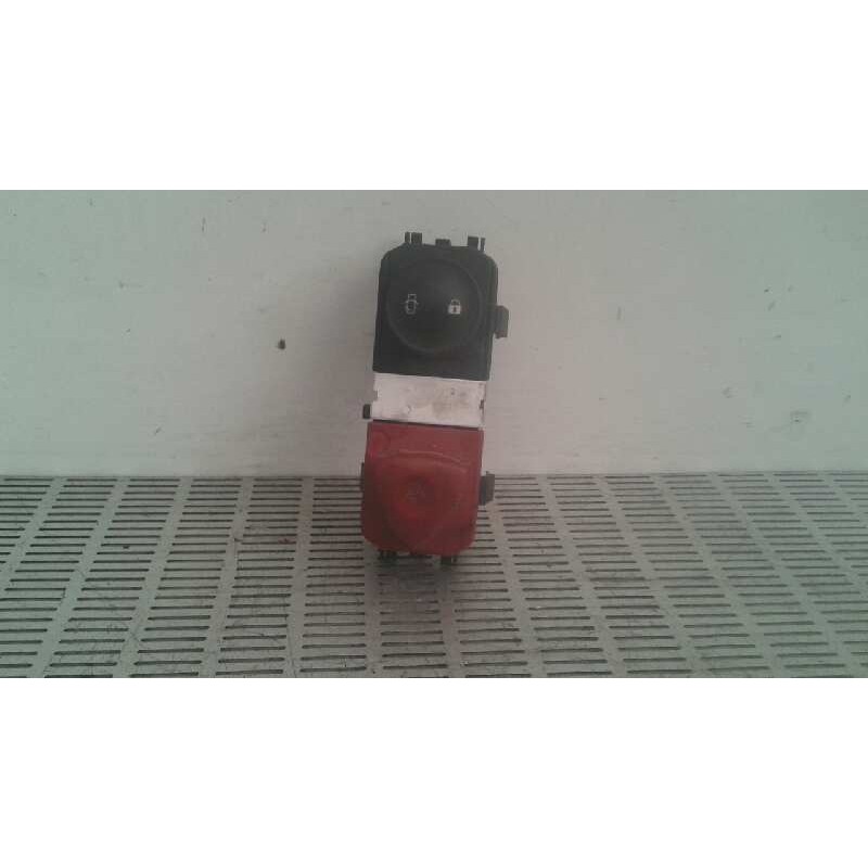 Recambio de warning para renault grand scenic 1.5 dci referencia OEM IAM 8200407415 DELPHI 