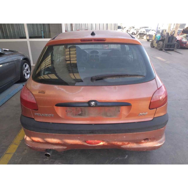peugeot 206 berlina del año 2001