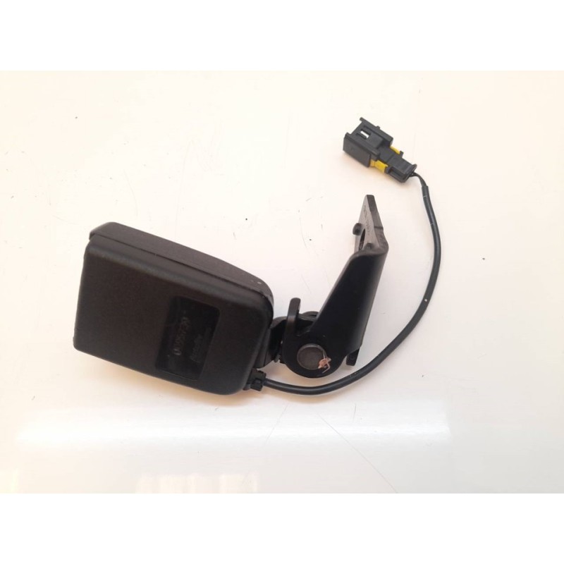 Recambio de enganche cinturon trasero izquierdo para peugeot 207 confort referencia OEM IAM 2