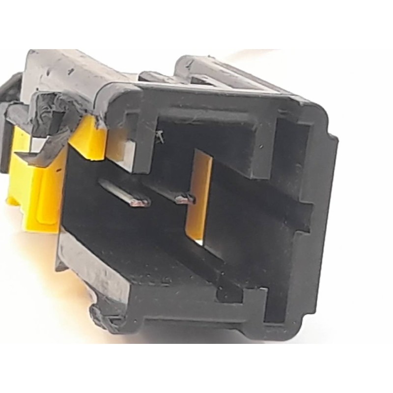 Recambio de enganche cinturon trasero izquierdo para peugeot 207 confort referencia OEM IAM 3
