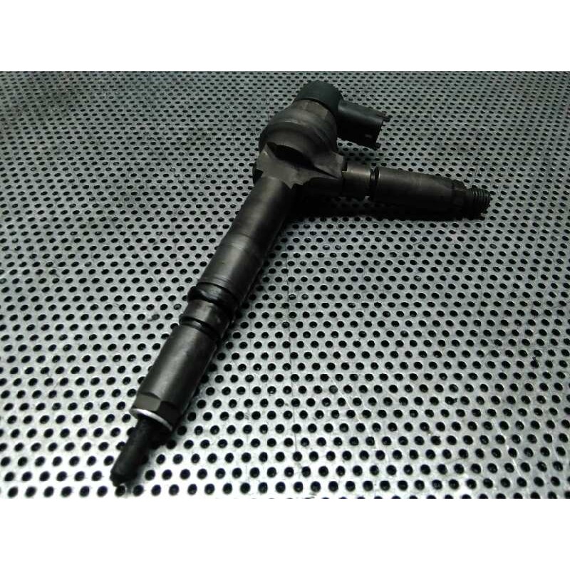 Recambio de inyector para opel astra h berlina 1.7 16v cdti referencia OEM IAM 0445110175  