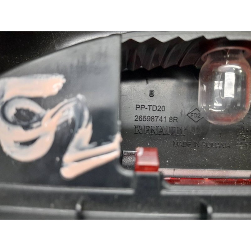 Recambio de luz central de freno para dacia sandero laureate referencia OEM IAM 265987418R - Blanco 2