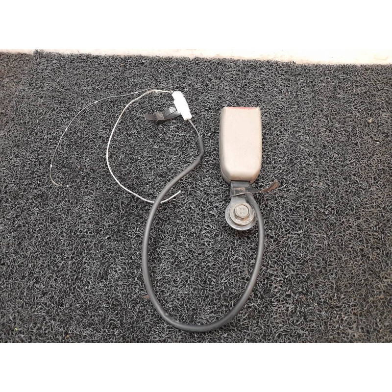 Recambio de enganche cinturon delantero izquierdo para nissan patrol gr (y61) gr s referencia OEM IAM   