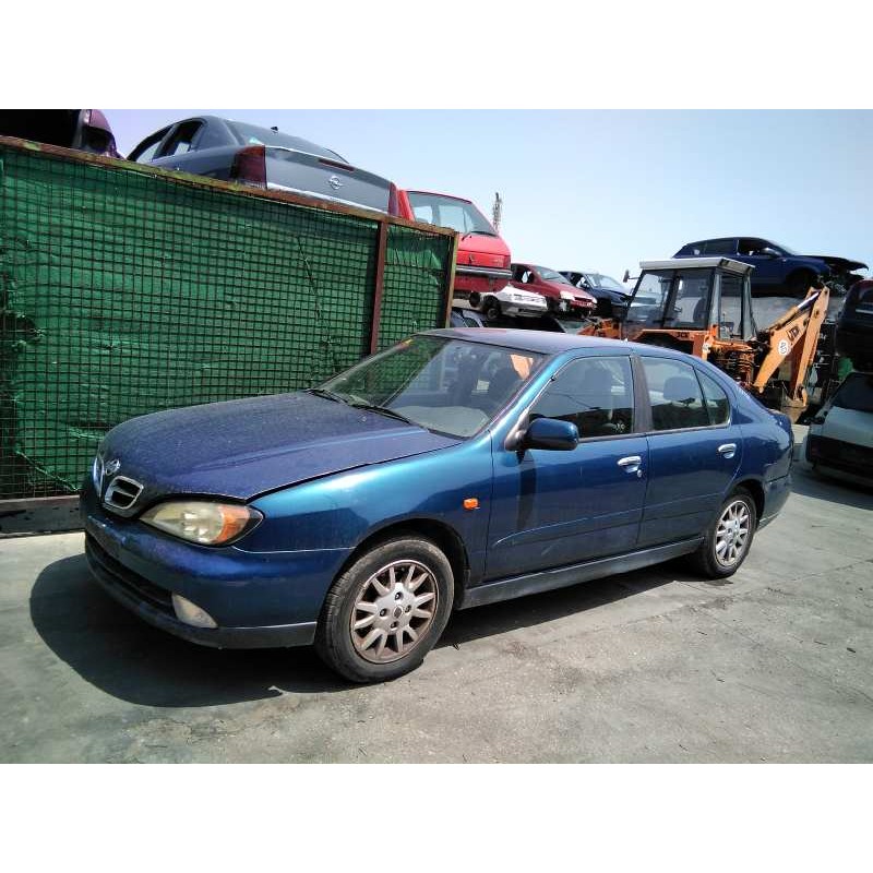 nissan primera berlina (p11) del año 2000