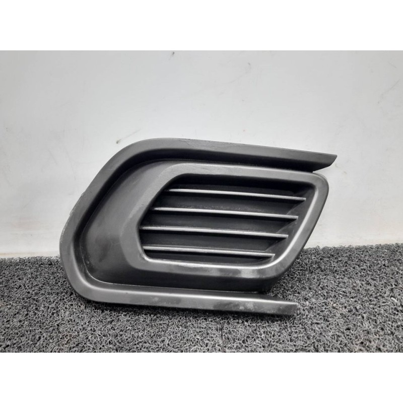 Recambio de rejilla paragolpes derecha para dacia sandero laureate referencia OEM IAM 263314595R  