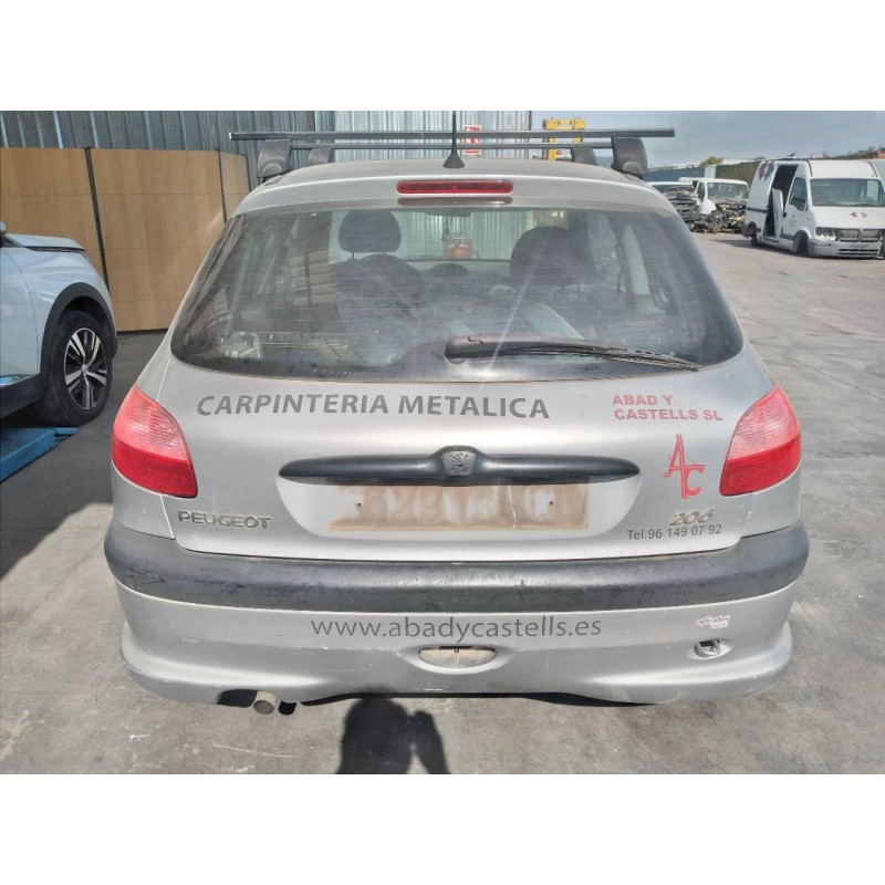 peugeot 206 berlina del año 2000