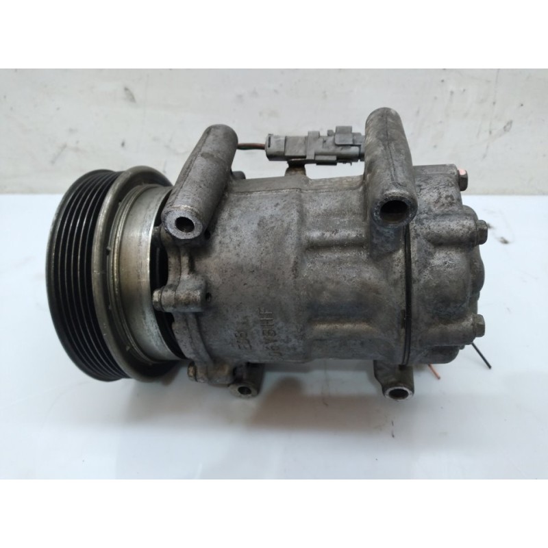 Recambio de compresor aire acondicionado para renault clio iii emotion referencia OEM IAM 8200600122 1452 SANDEN