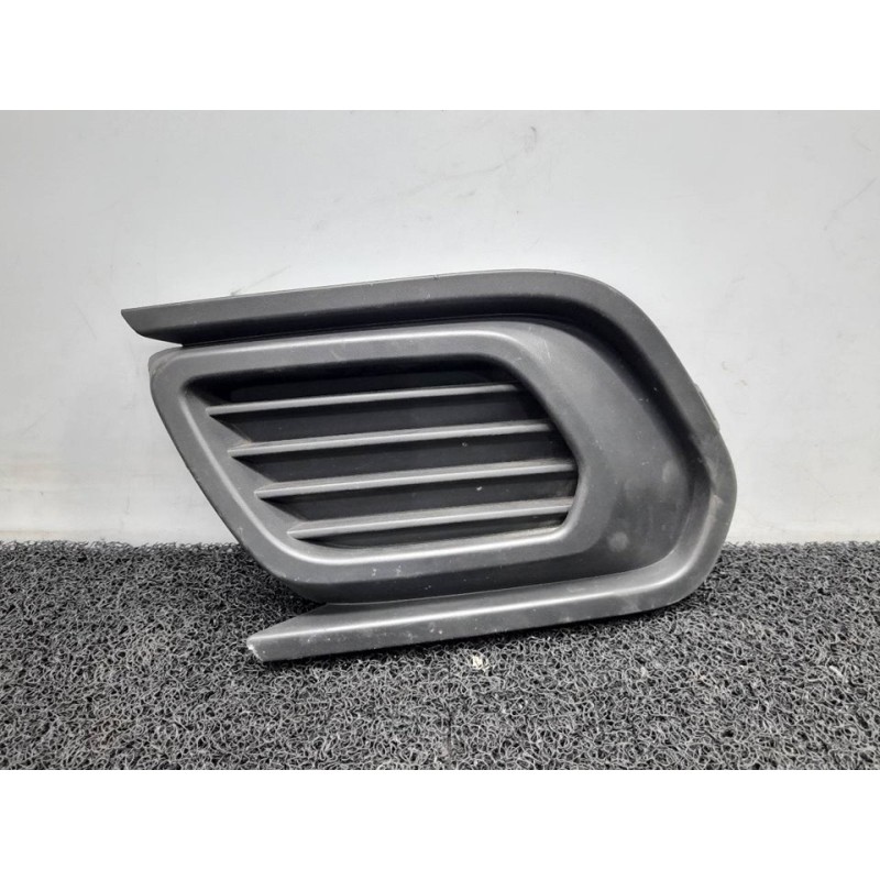 Recambio de rejilla paragolpes izquierda para dacia sandero laureate referencia OEM IAM 263368187R  