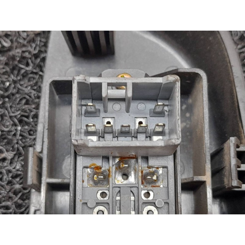 Recambio de mando elevalunas delantero derecho para kia frontier referencia OEM IAM - Blanco 2