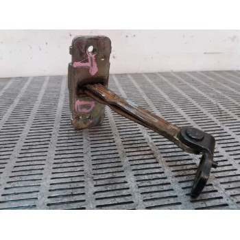 RETENEDOR PUERTA TRASERA DERECHA 