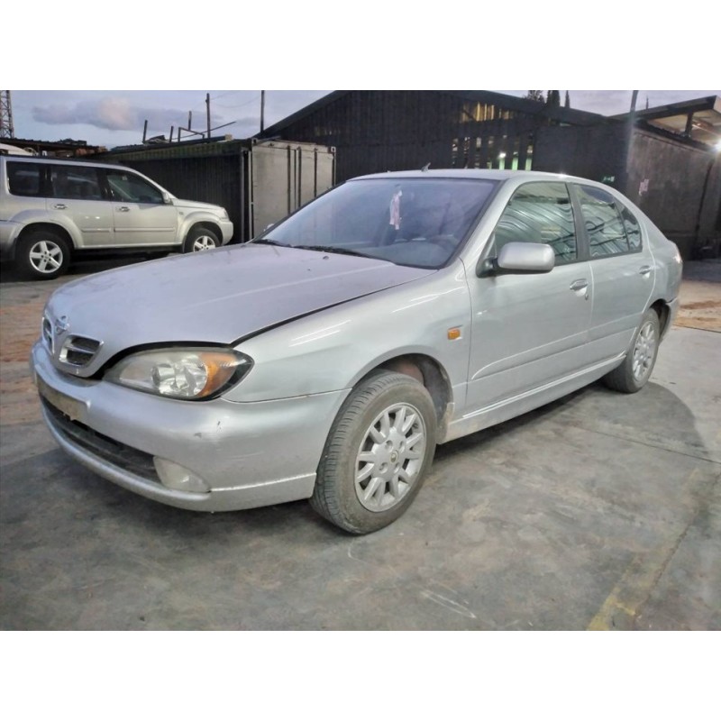 nissan primera berlina (p11) del año 2001