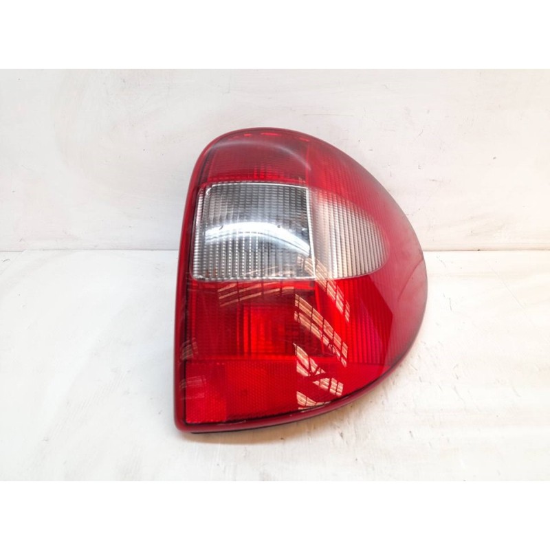Recambio de piloto trasero derecho para chrysler voyager (rg) 2.5 crd se referencia OEM IAM 04857306ABC  