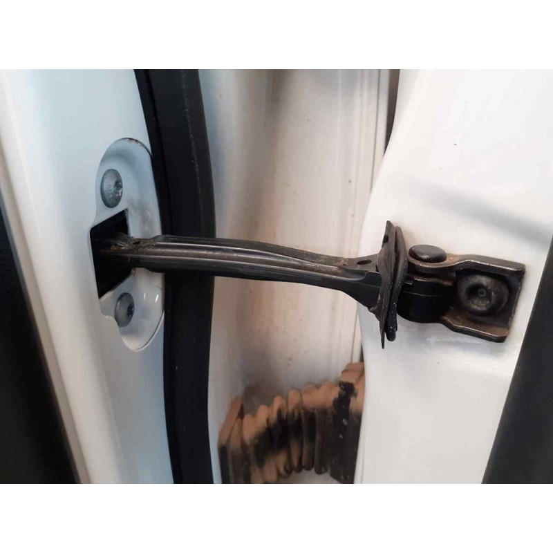 Recambio de retenedor puerta trasera izquierda para volkswagen tiguan (5n1) advance referencia OEM IAM   