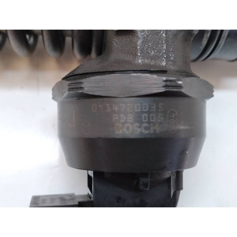 Recambio de inyector para volkswagen polo (9n1) trendline referencia OEM IAM 0414720035 - Negro 2