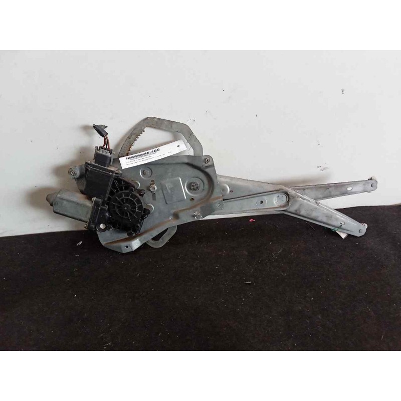 Recambio de elevalunas delantero izquierdo para opel omega b 2.5 turbodiesel (x 25 td / u 25 td / l93) referencia OEM IAM 193396