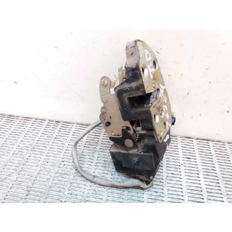 Recambio de cerradura puerta trasera derecha para kia shuma 1.5 referencia OEM IAM - Blanco 2