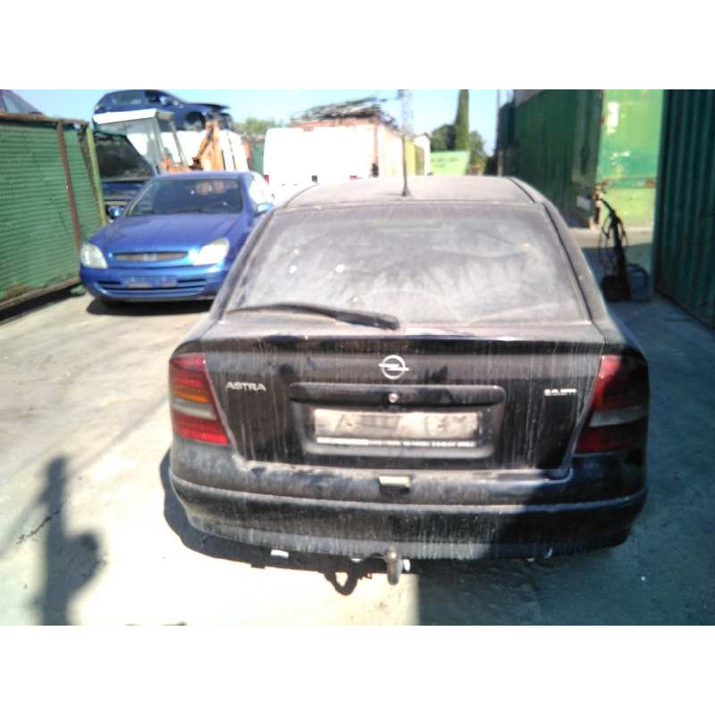 opel astra g berlina del año 2002