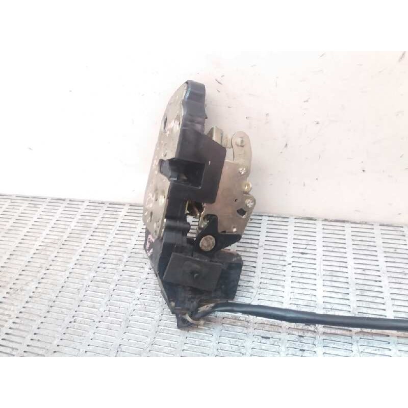Recambio de cerradura puerta trasera izquierda para kia shuma 1.5 referencia OEM IAM - Blanco 2