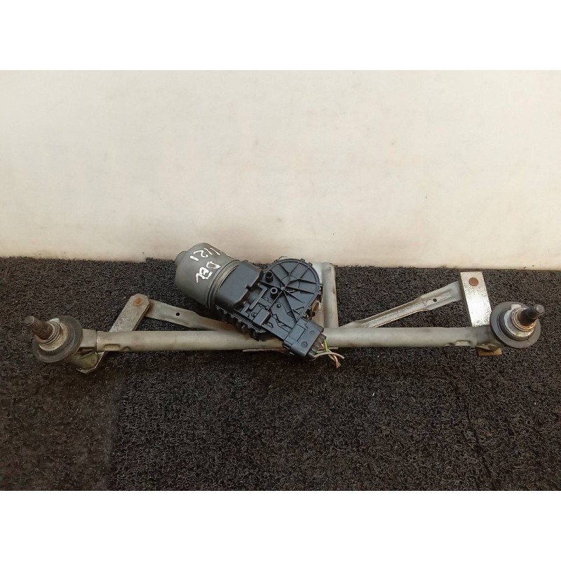 Recambio de motor limpia delantero para peugeot 206+ básico referencia OEM IAM 0390241523  BOSCH