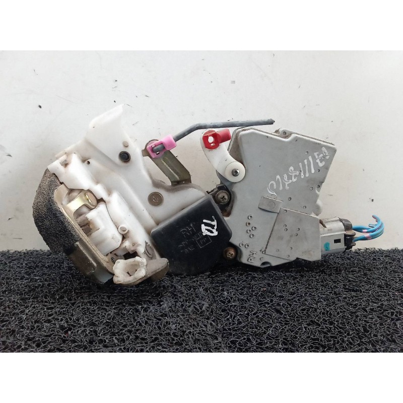 Recambio de cerradura puerta trasera derecha para nissan patrol gr (y61) comfort referencia OEM IAM 4