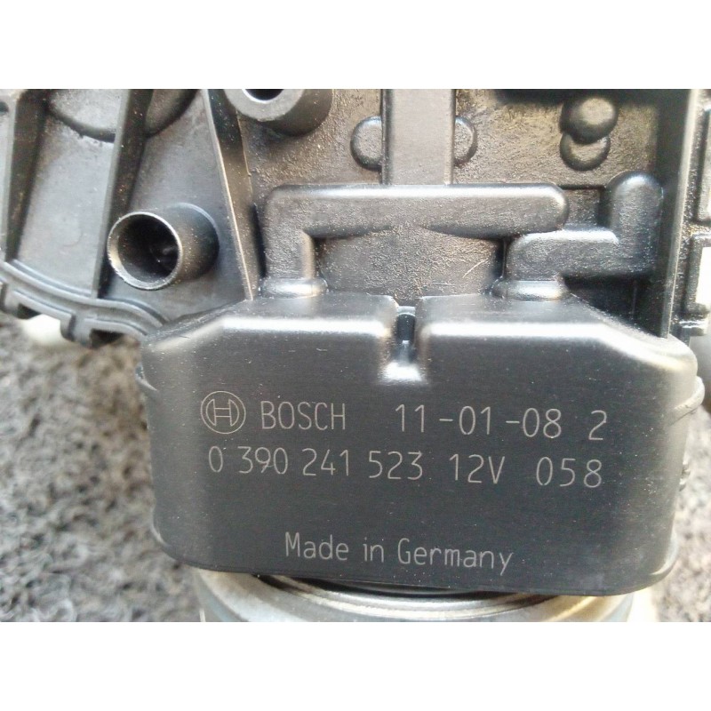 Recambio de motor limpia delantero para peugeot 206+ básico referencia OEM IAM 0390241523  BOSCH - Blanco 2