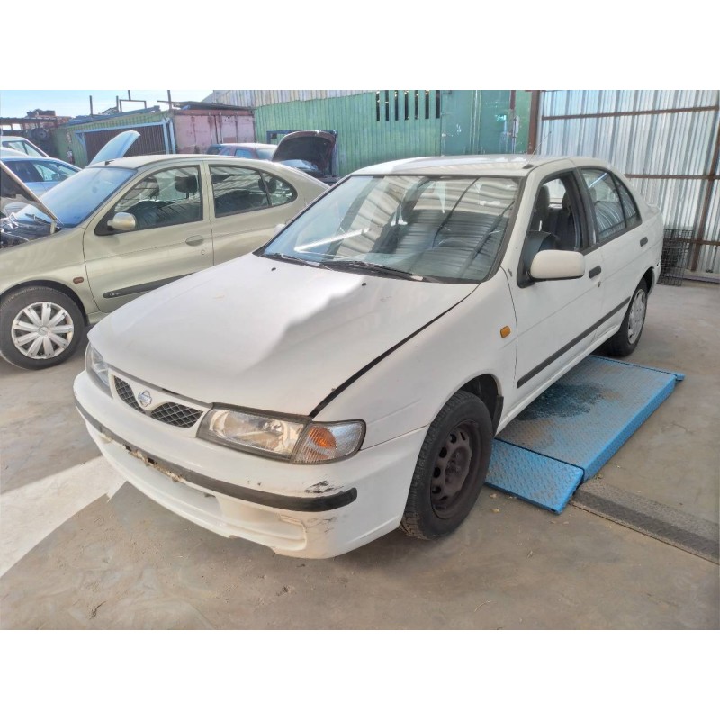 nissan almera (n15) del año 1999