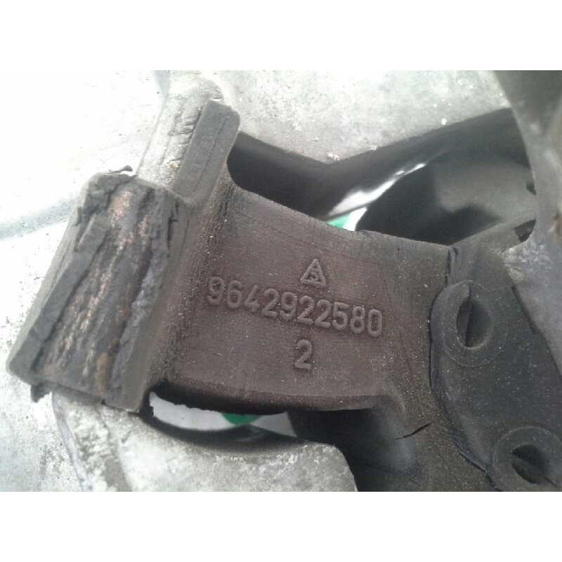 Recambio de soporte motor derecho para citroën c3 1.4 referencia OEM IAM 9642922580 - Azul 3