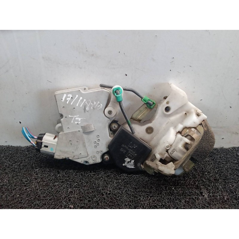 Recambio de cerradura puerta trasera izquierda para nissan patrol gr (y61) comfort referencia OEM IAM 4
