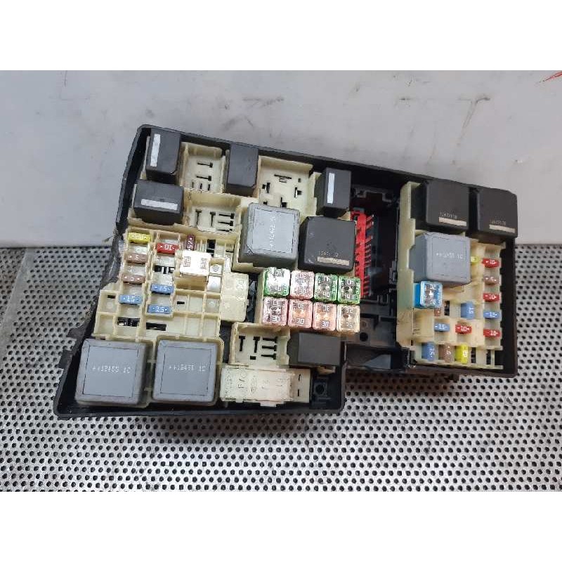 Recambio de caja reles / fusibles para ford focus turn. (cb8) trend referencia OEM IAM AV6T14A067AC 5B0Q10107 