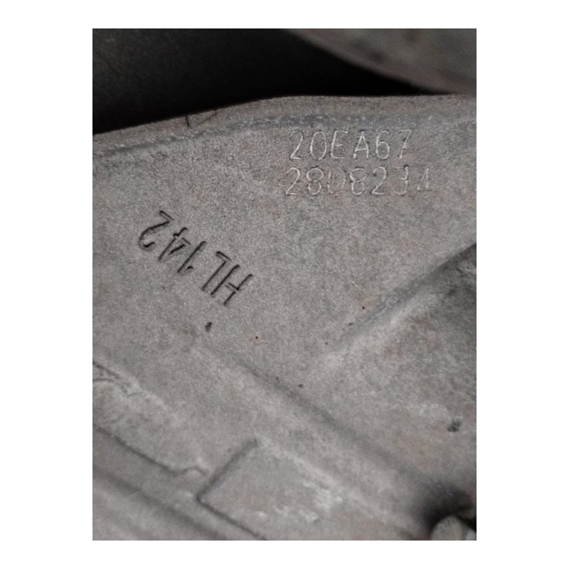 Recambio de caja cambios para peugeot 3008 allure referencia OEM IAM 20EA67 - Negro 2