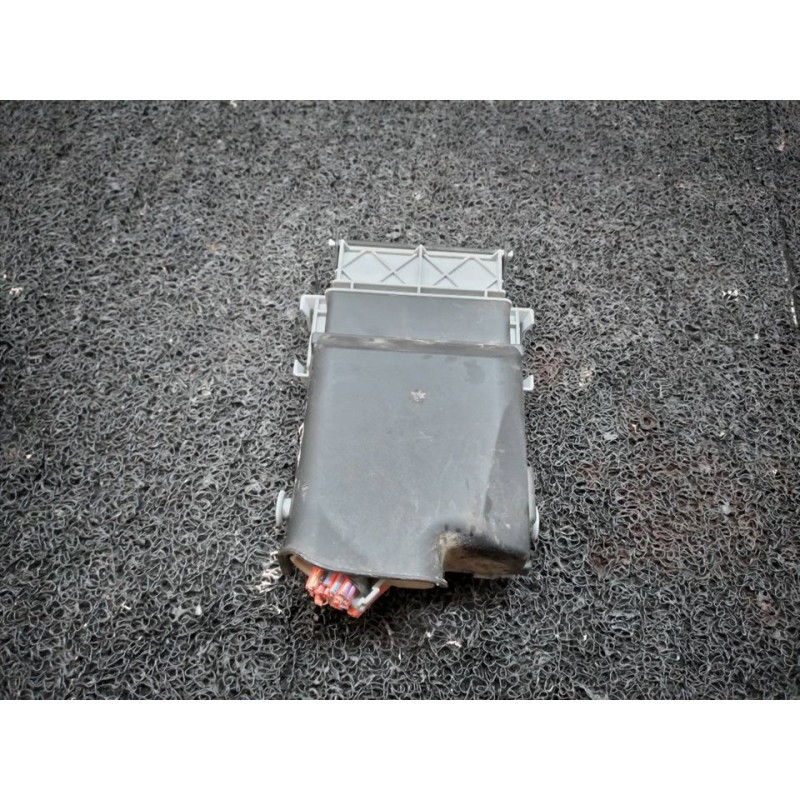 Recambio de caja reles / fusibles para opel astra j lim. excellence referencia OEM IAM 13222786 3
