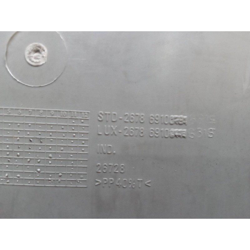 Recambio de bandeja trasera para tata indica 1.4 i referencia OEM IAM 267286910 - Blanco 4