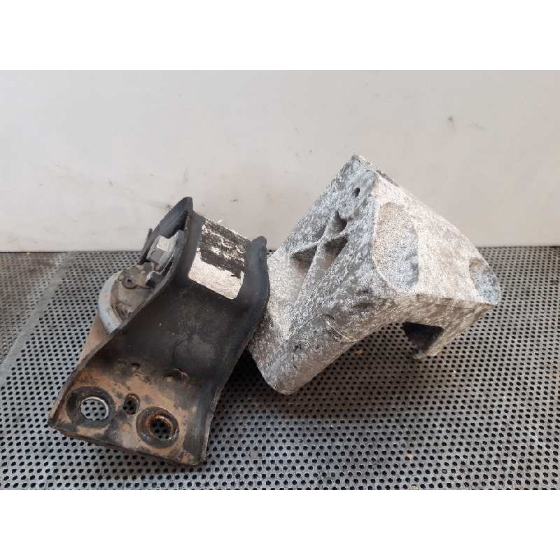 Recambio de soporte motor derecho para renault modus 1.5 dci diesel cat referencia OEM IAM 8200110431  