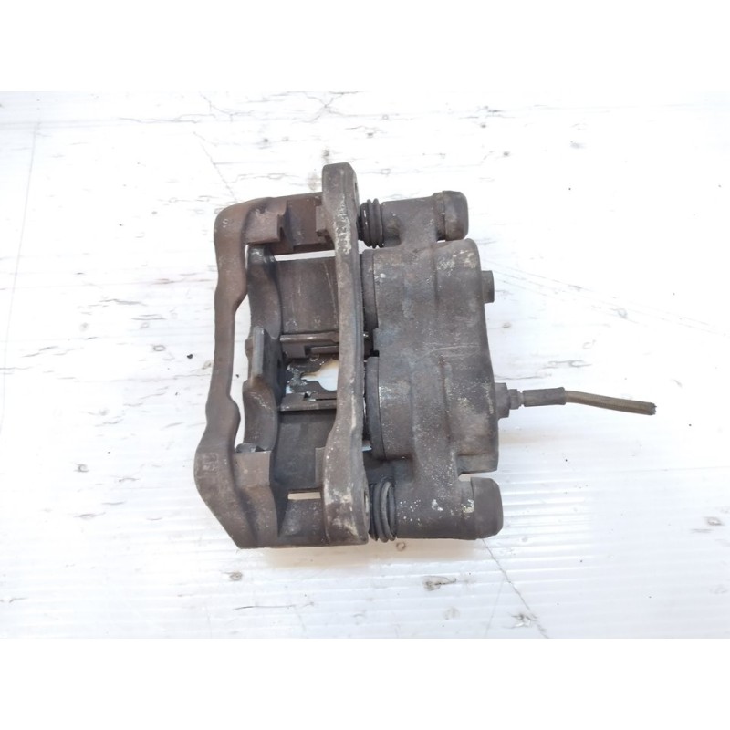 Recambio de pinza de freno trasera izquierda para nissan atleon 120 referencia OEM IAM 4  BREMBO - Blanco 2
