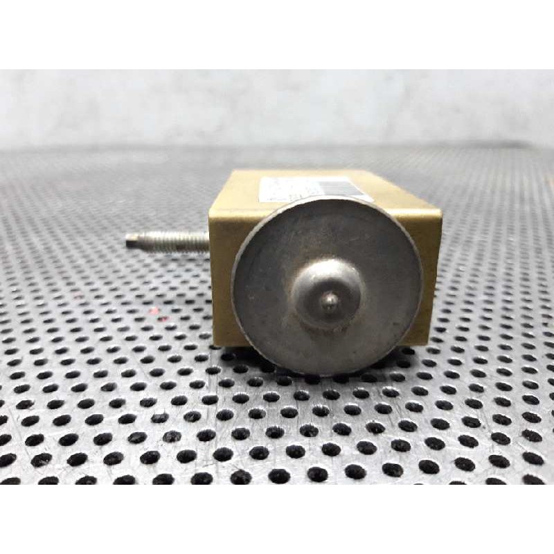 Recambio de valvula expansion para fiat nuova 500 (150) lounge referencia OEM IAM A310004E0A - Rojo 3